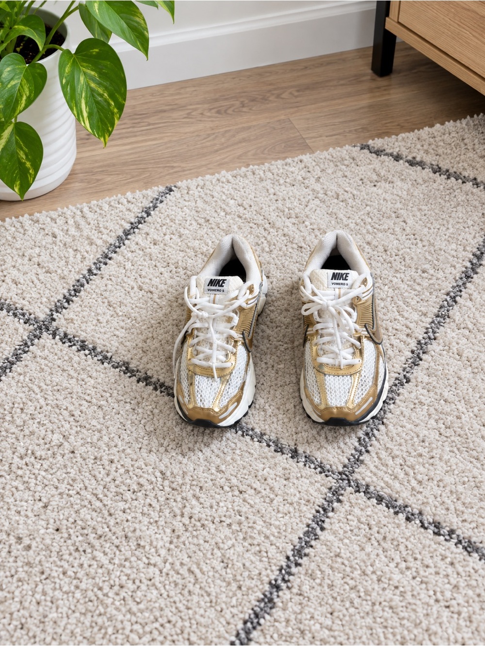 Nike Women Cream and Gold Athletic Sneakers